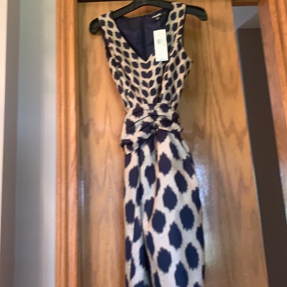 Brand new DKNY Women’s dress. Tag still on. - Picture 4 of 4